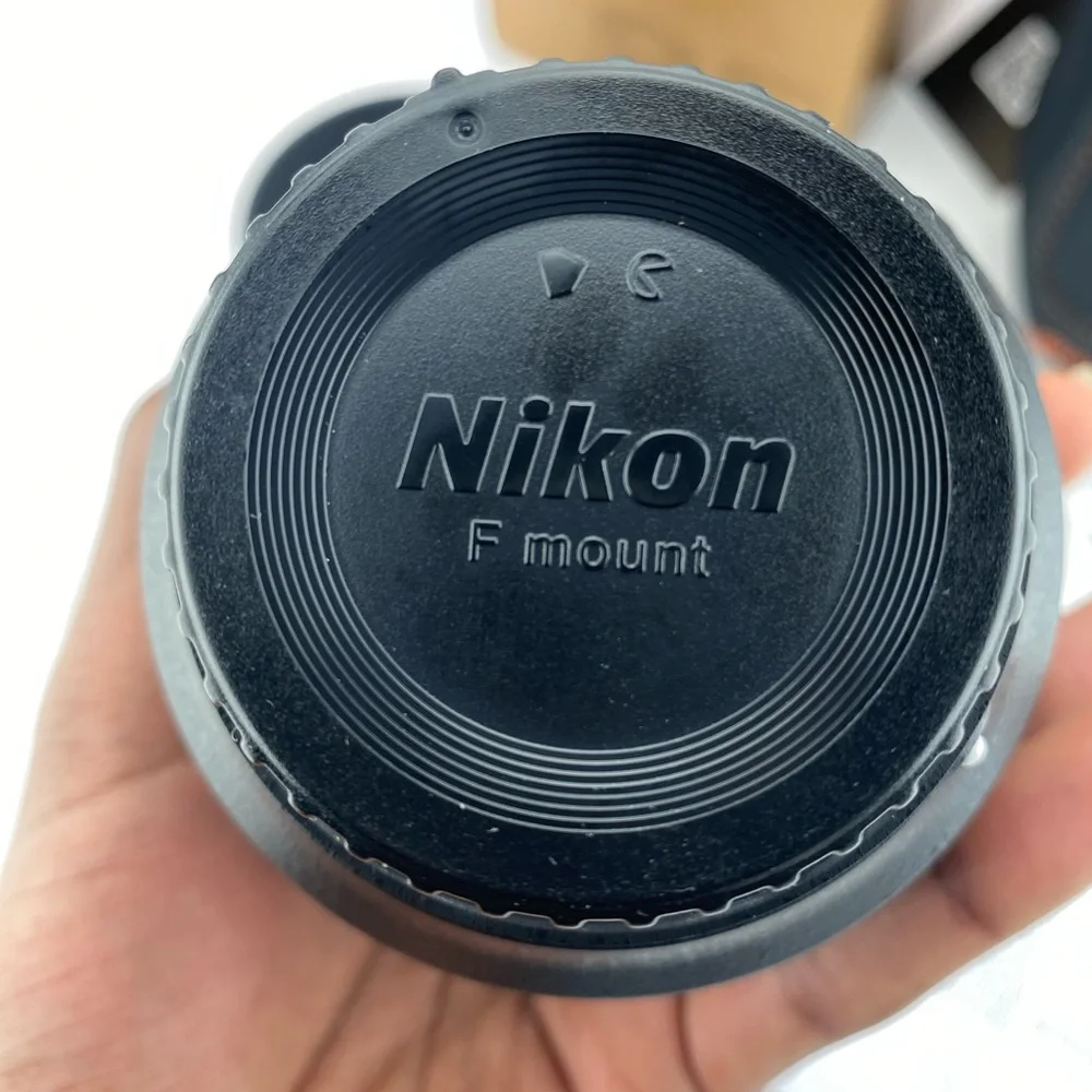 Nikon AF-S NIKKOR 85mm f/1.8G Prime Telephoto F-Mount Lens With Accessories